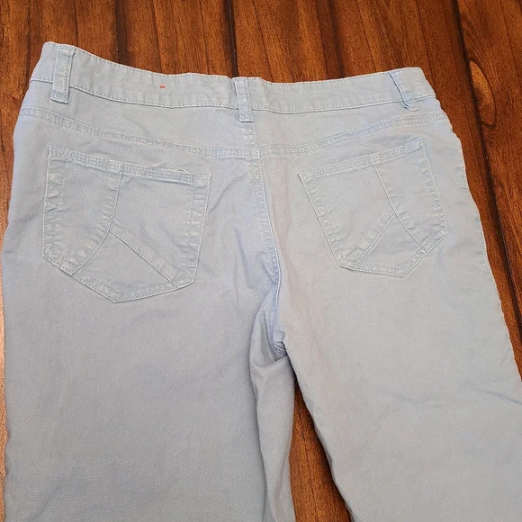 Capri pants - Picture 2 of 3